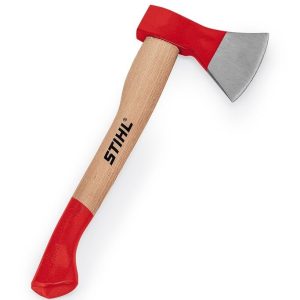 STIHL mala šumarska sekira na beloj pozadini