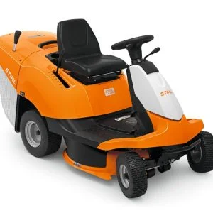 STIHL traktor RT 4082 na beloj pozadini