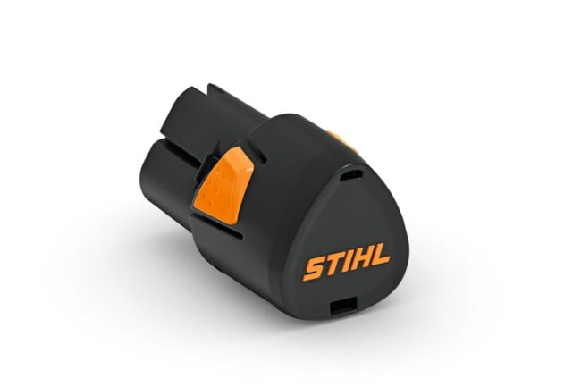 STIHL AS 2 baterija za GTA 26, HSA 26 i SEA 20 na beloj pozadini