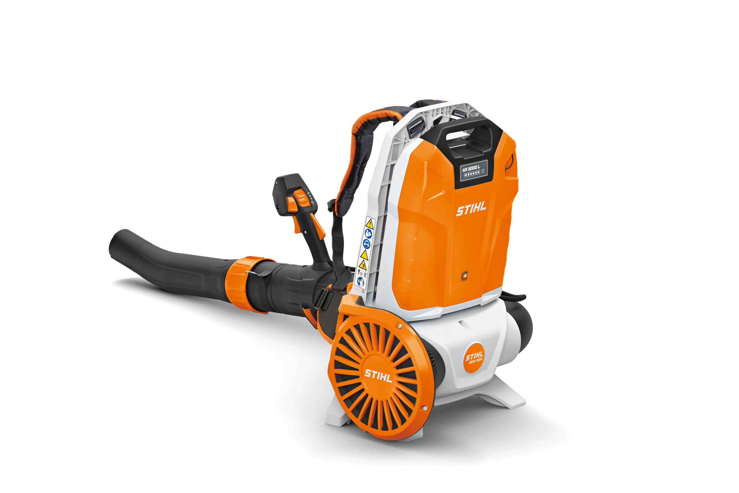 STIHL BGA 300 baterijski leđni duvač na beloj pozadini